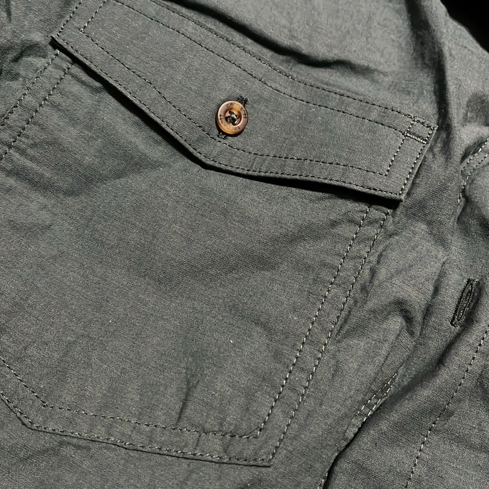 Carhartt button up women’s shirt. Deep teal color. Size M - Picture 5 of 8
